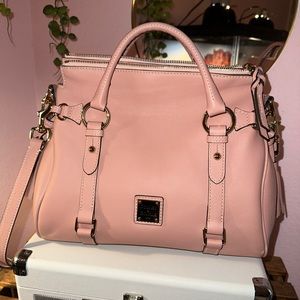 🎀DOONEY & BOURKE MAUVE SORRENTO SATCHEL🎀